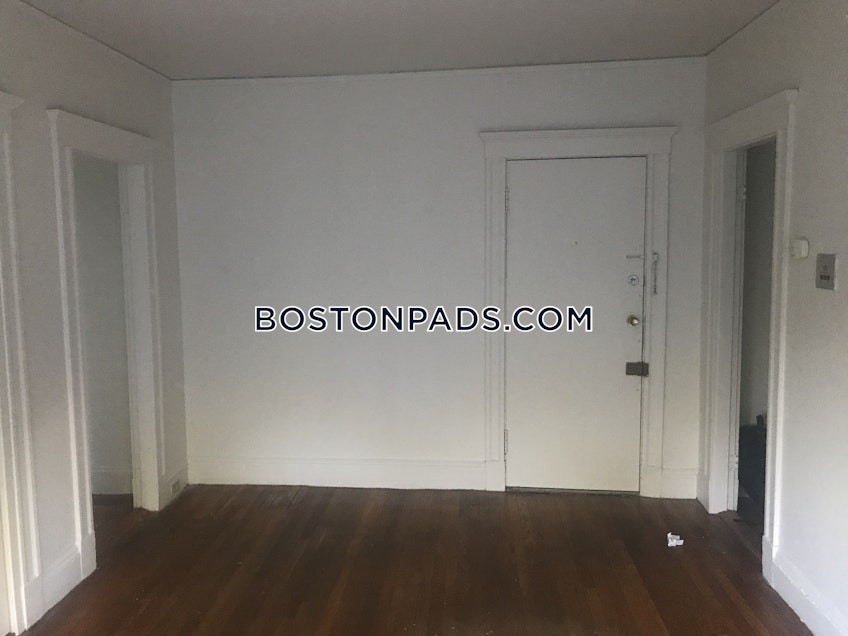 Boston - $2,425 /month