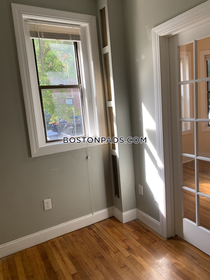 Boston - $2,750 /month