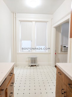 Boston, $2,475/mo