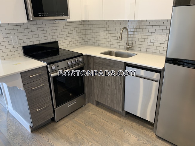 Boston - $2,475 /mo