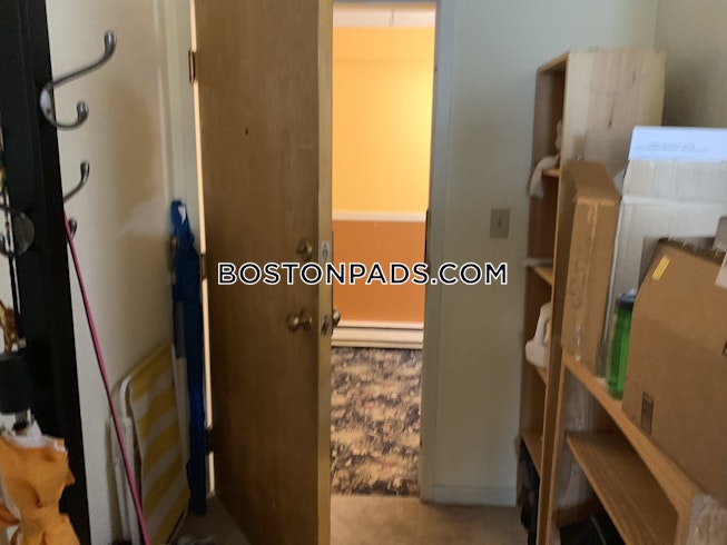 Boston - $2,475 /mo