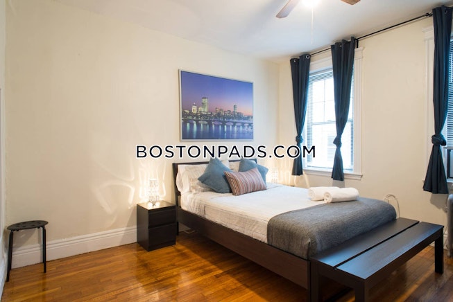 Boston - $3,100 /mo