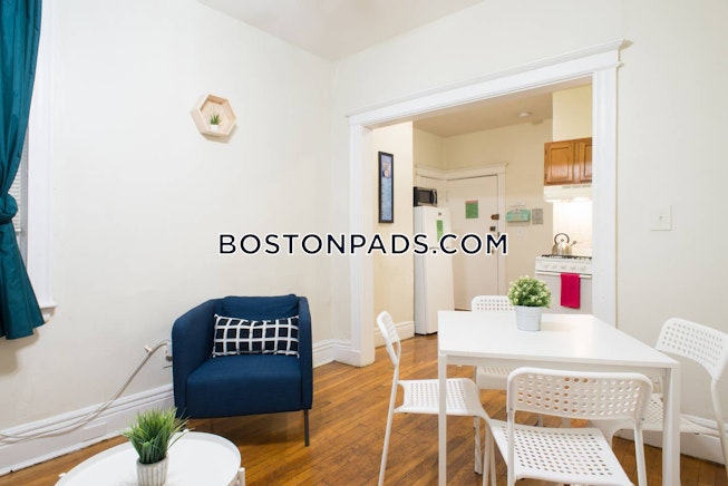 Boston - $3,100 /mo