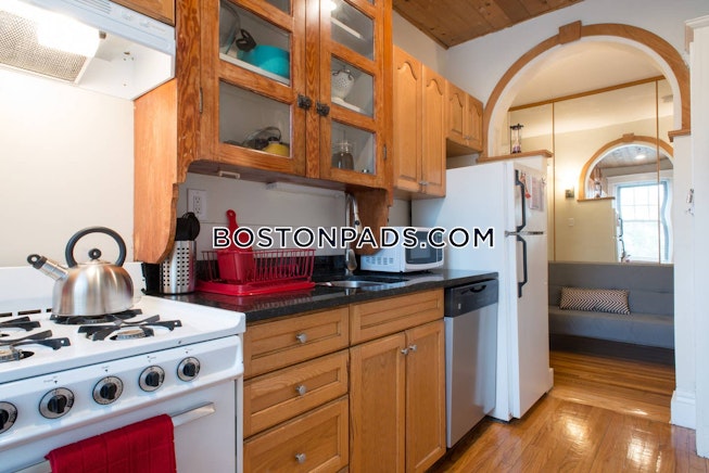 Boston - $3,300 /mo