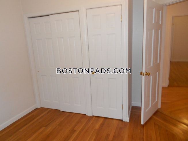 Boston - $3,222 /mo
