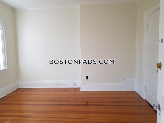 Boston - $3,800 /mo