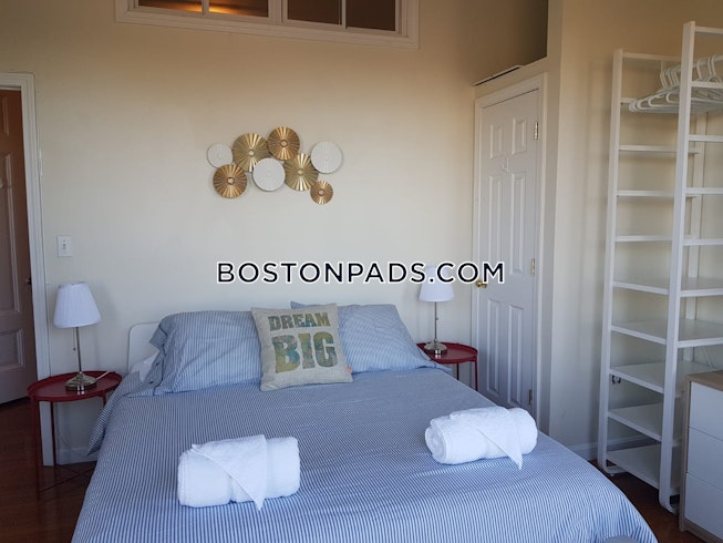 Boston - $3,400 /mo