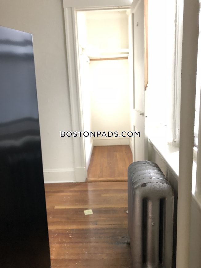 Boston - $3,125 /mo