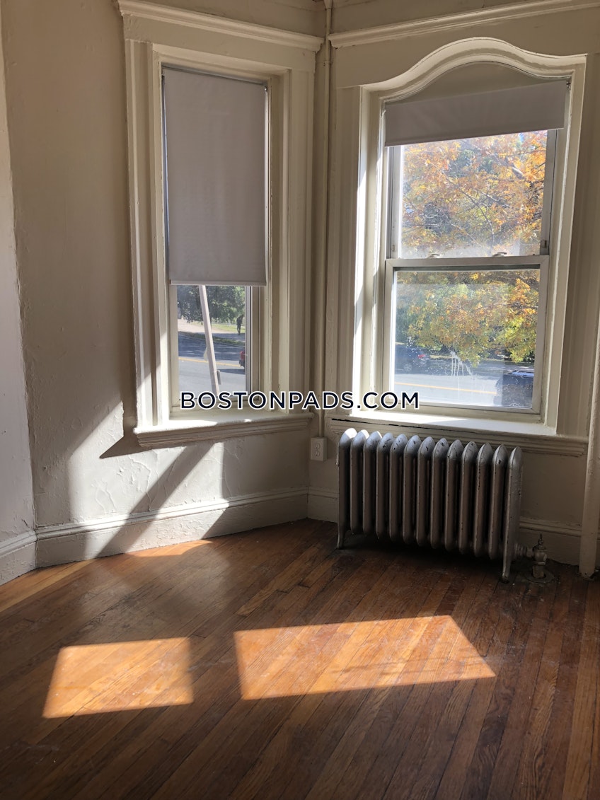 Boston - $2,185 /month