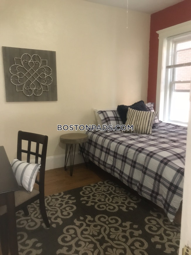 Boston - $3,000 /mo