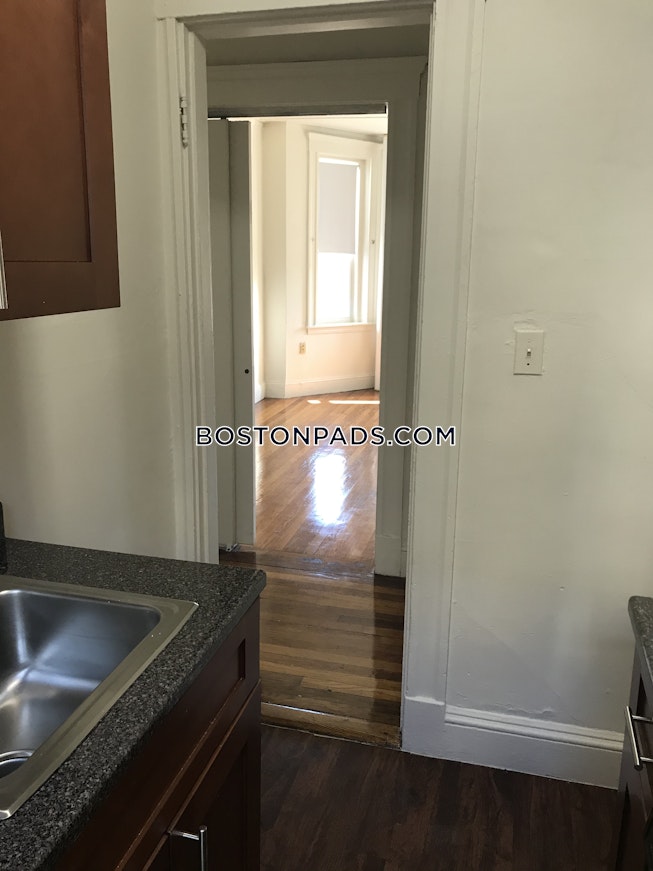 Boston - $2,350 /mo