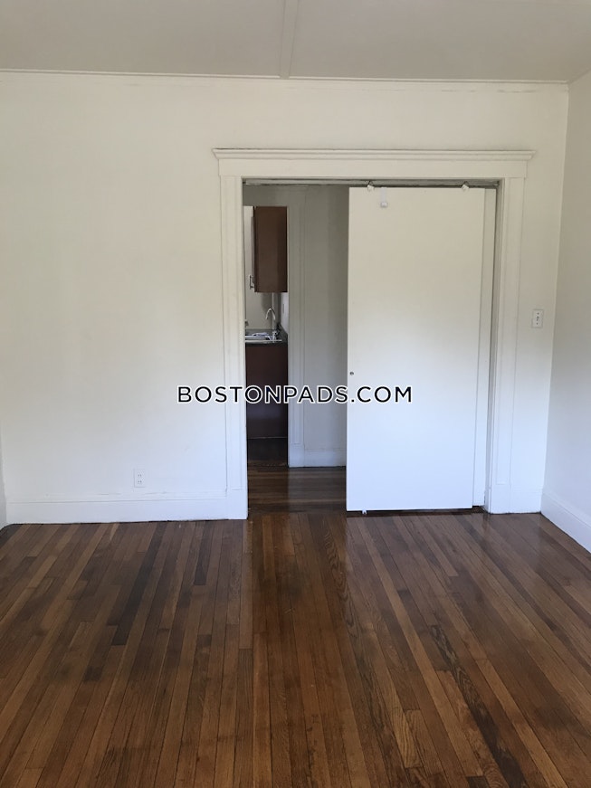 Boston - $2,350 /mo