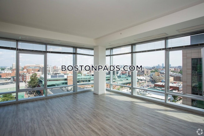 Boston - $7,892 /mo