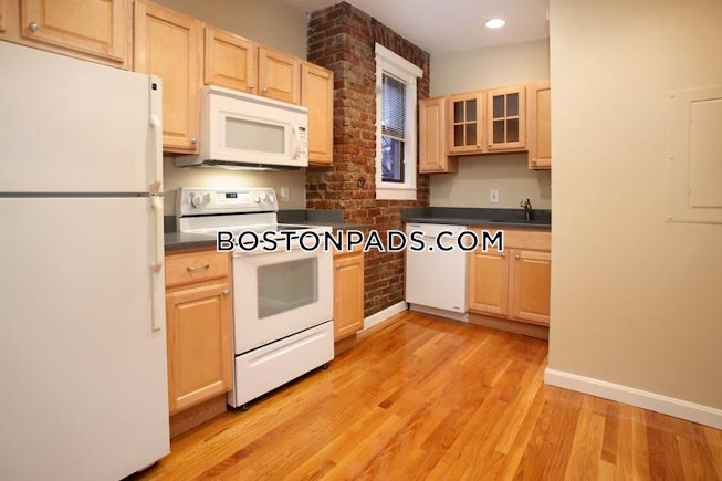 Boston - $2,800 /mo