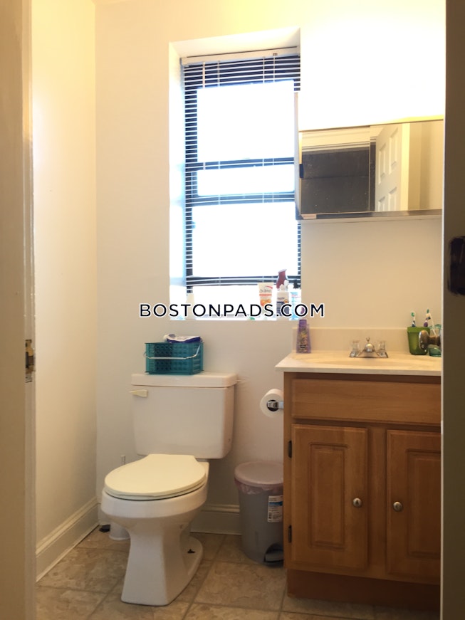 Boston - $2,300 /mo