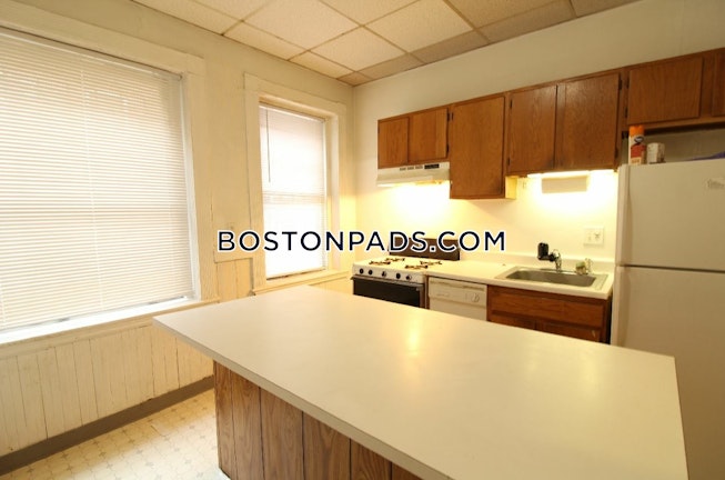 Boston - $2,200 /mo