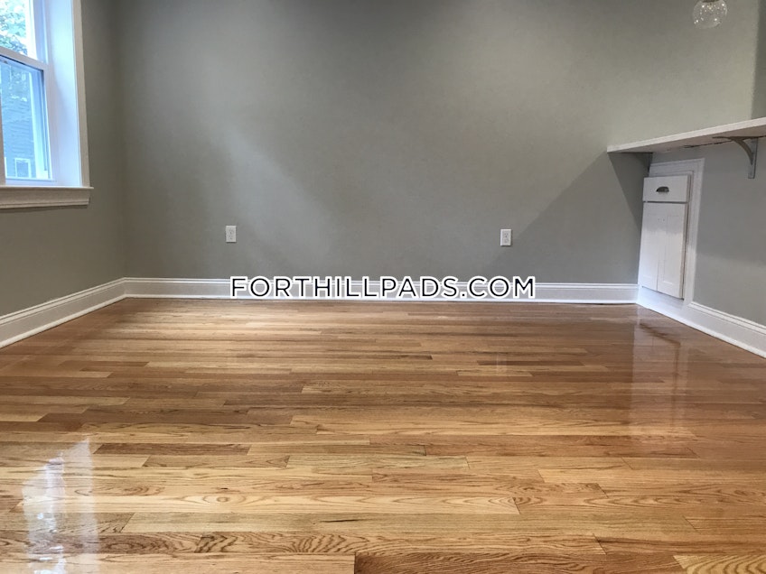 Boston - $4,675 /month