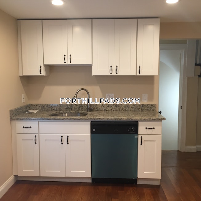 Boston - $3,200 /mo