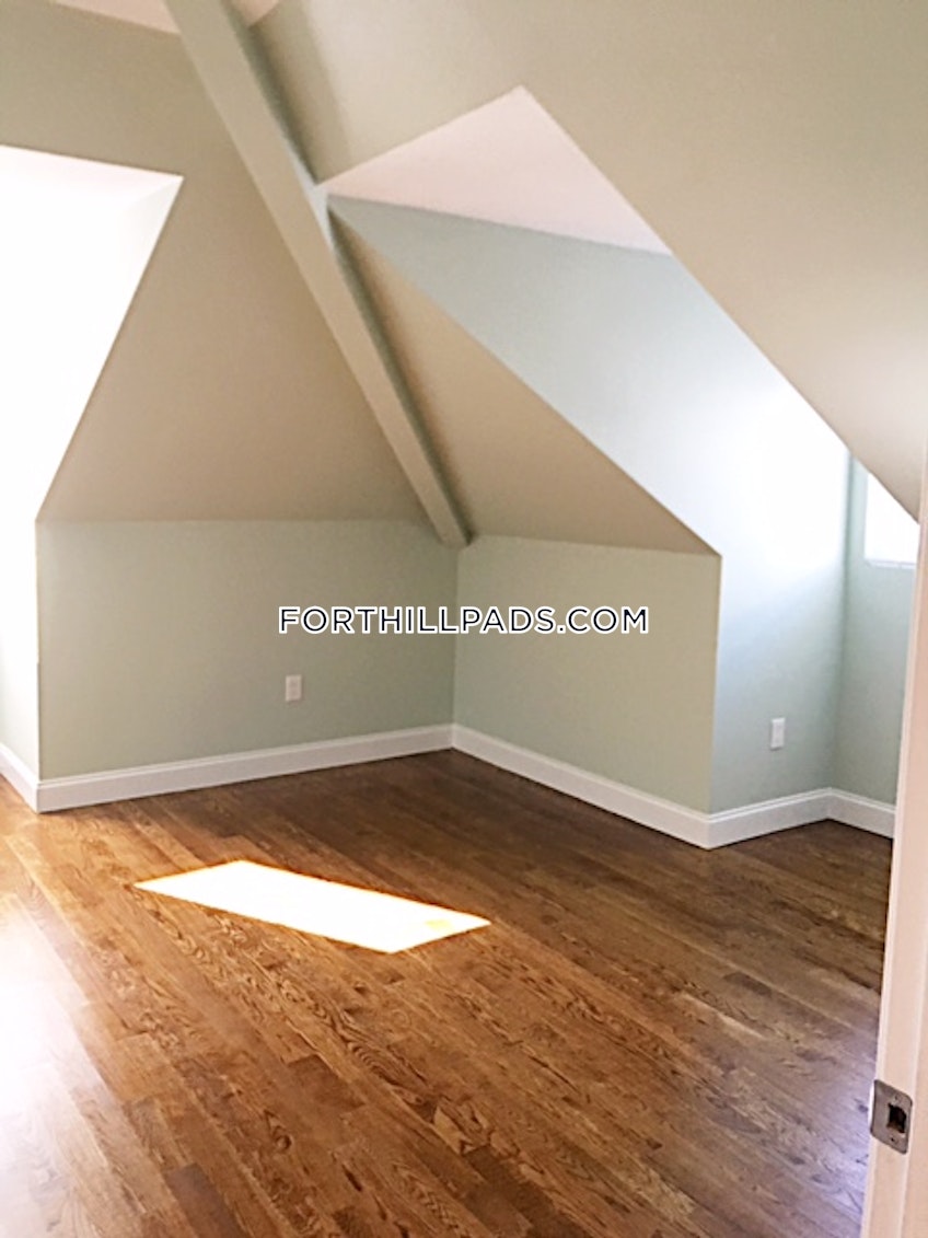 Boston - $3,200 /month