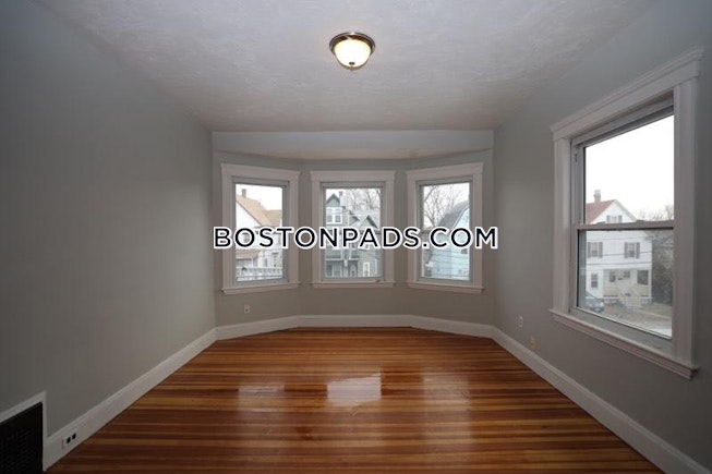 Boston - $3,000 /mo