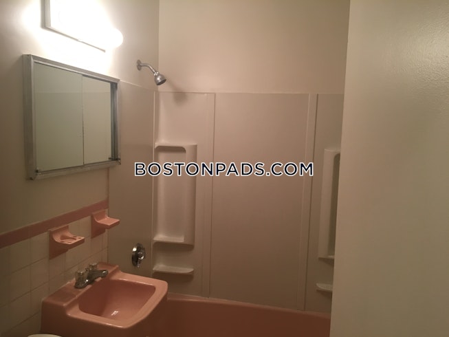 Boston - $1,800 /mo