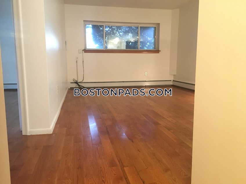 Boston - $1,800 /month