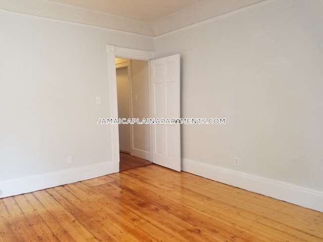 Boston - $2,800 /mo