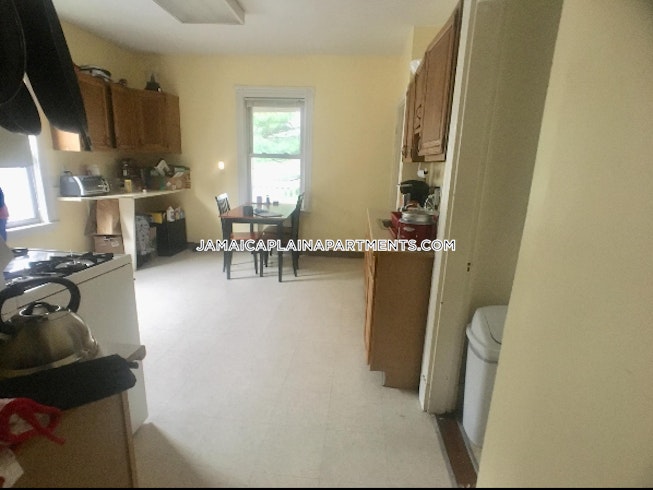 Boston - $2,800 /mo