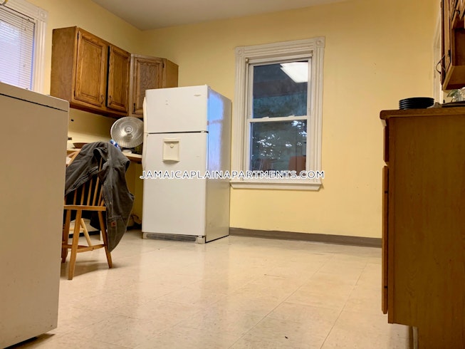 Boston - $2,800 /mo