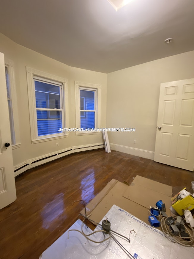 Boston - $2,800 /mo