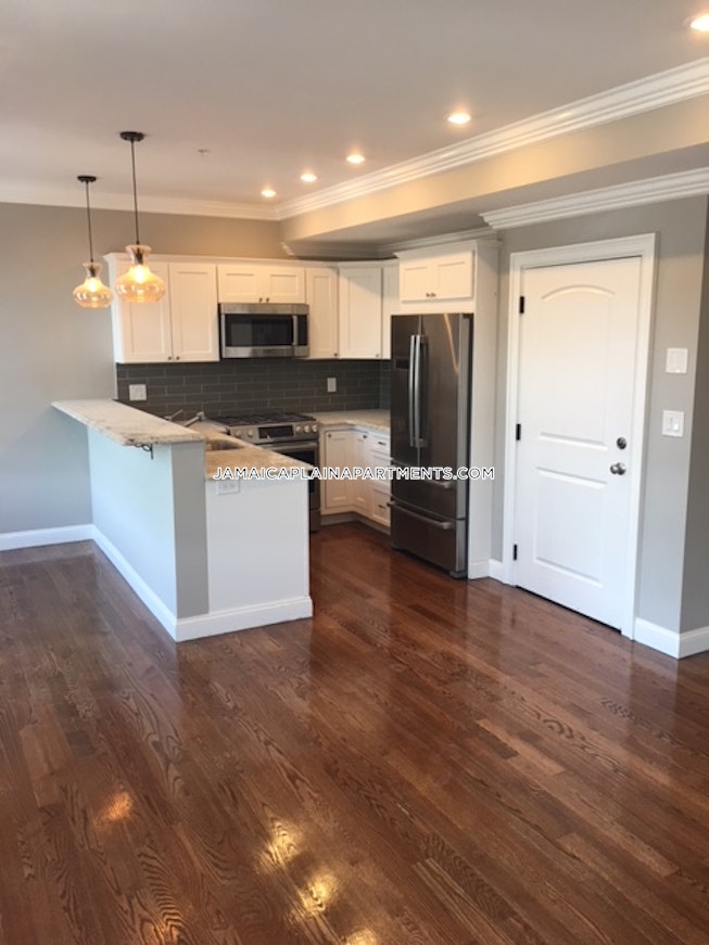 Boston - $3,975 /mo