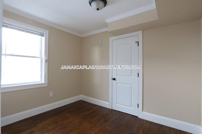 Boston - $2,970 /mo