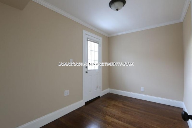 Boston - $2,970 /mo