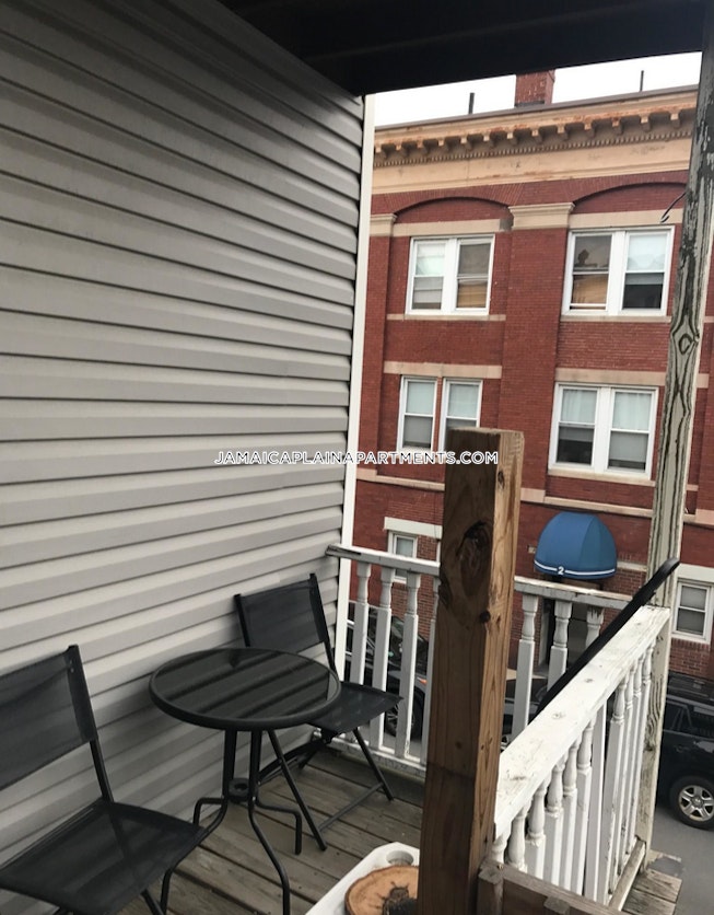 Boston - $1,900 /mo