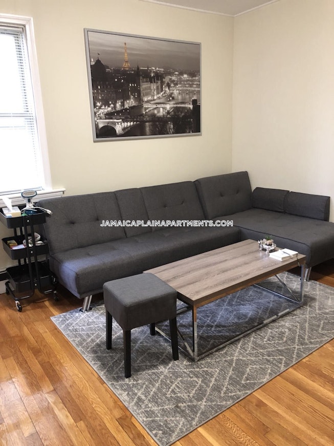 Boston - $3,000 /mo