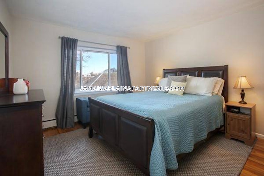 Boston - $2,400 /month