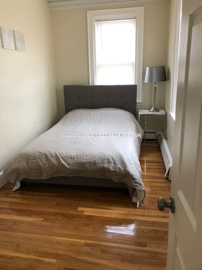 Boston - $3,000 /mo