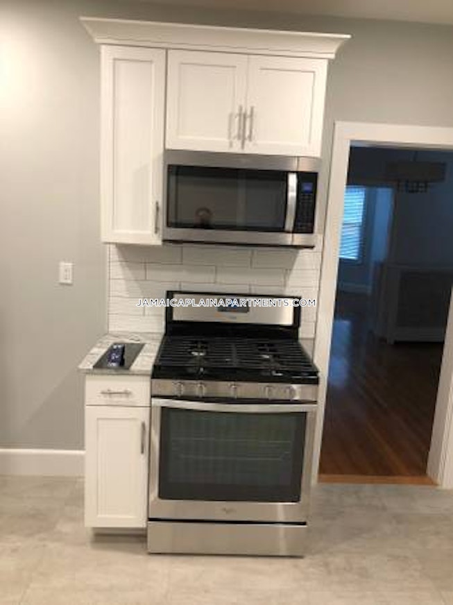 Boston - $3,000 /mo