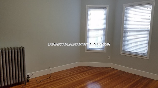 Boston - $3,000 /mo