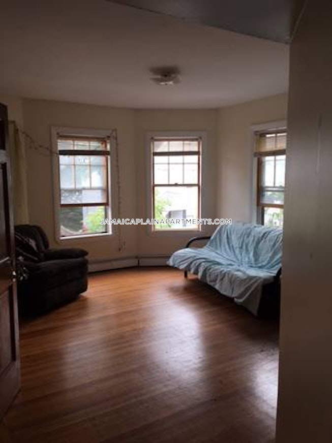 Boston - $2,550 /mo