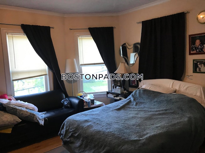 Boston - $3,100 /mo