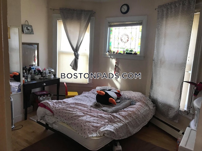 Boston - $3,100 /mo