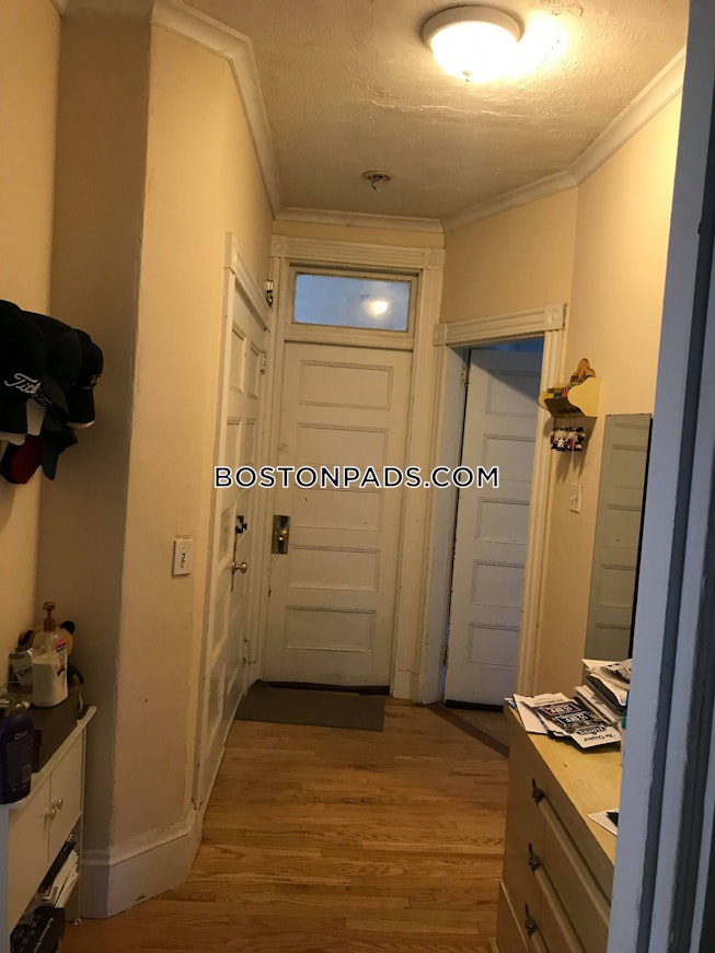 Boston - $3,100 /mo