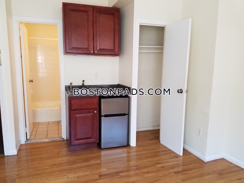 Boston - $1,325 /month