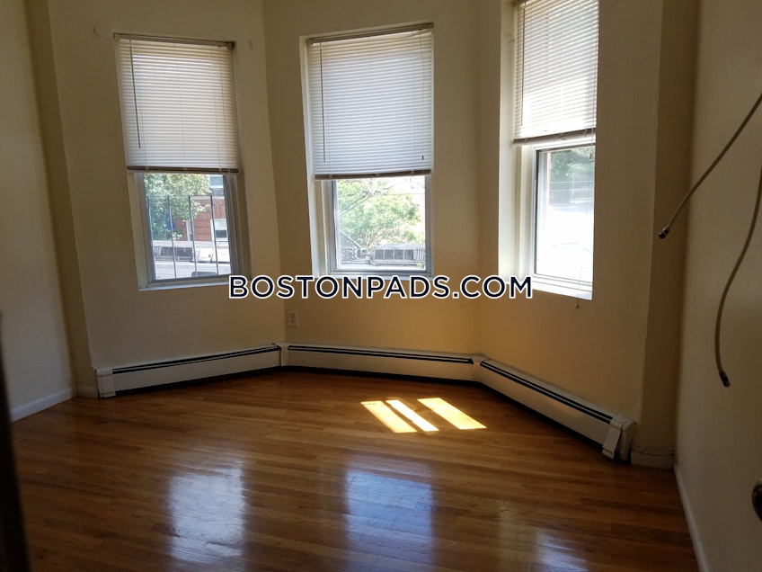 Boston - $1,325 /month