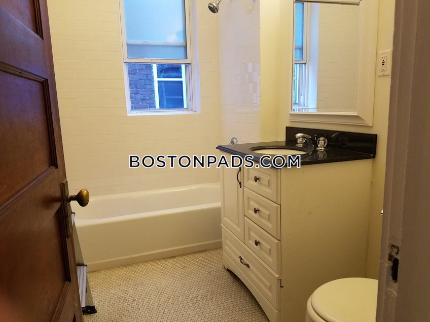 Boston - $2,700 /month