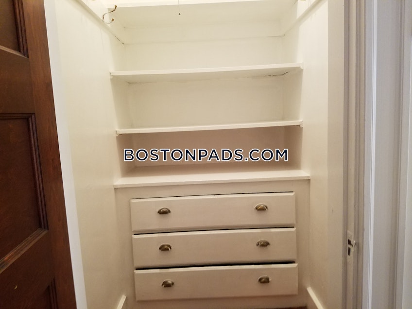 Boston - $2,700 /month