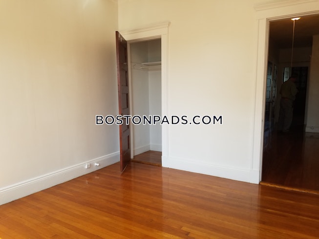 Boston - $3,200 /mo