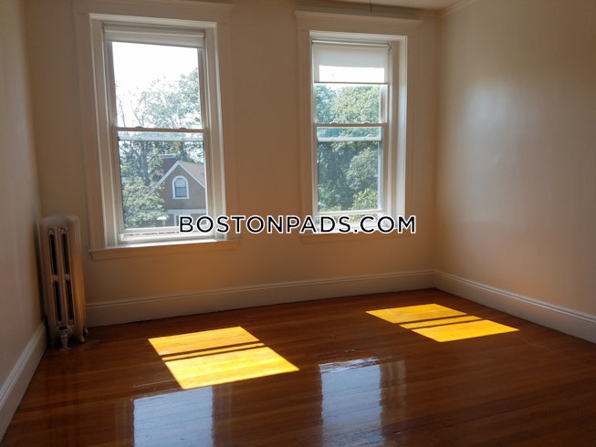 Boston - $3,200 /mo