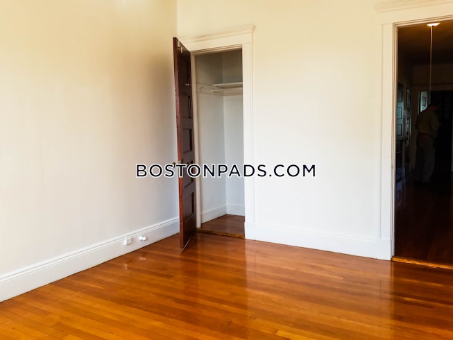 Boston - $3,200 /mo